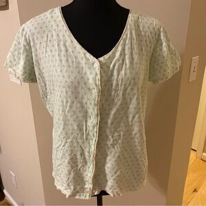 Vanity fair size medium two piece mint green with pink rose detail pajama set
